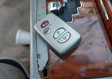 2010 Toyota Camry Xle V6 z USA, uszkodzony, nr VIN 4T1BK3EK2AU106079